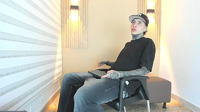 DANTE ARMSTRONG online show from 12-17-25, 03:44