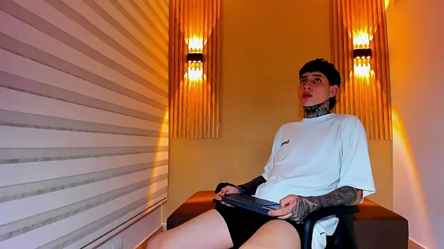 Snapshot of DANTE_ARMSTRONG chatting on 11-07-25, 03:55 DANTE ARMSTRONG online show from 11-07-25, 03:55