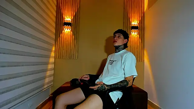 Snapshot of DANTE_ARMSTRONG chatting on 11-08-25, 04:05 DANTE ARMSTRONG online show from 11-08-25, 04:05