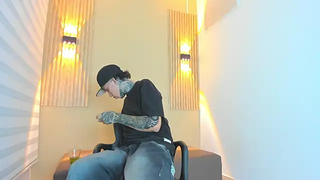 DANTE ARMSTRONG online show from 12-15-25, 03:56