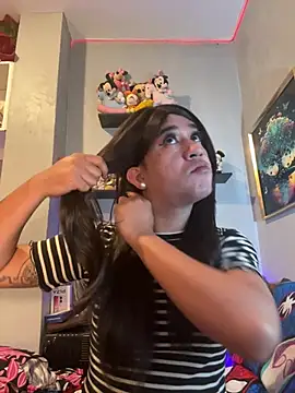 Snapshot of desirable_miya chatting on 02-21-26, 01:29 desirable miya online show from 02-21-26, 01:29