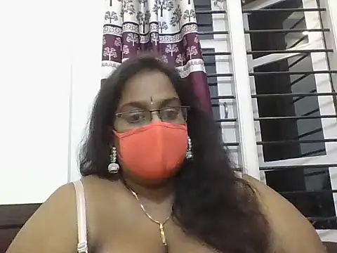 hootypriya online show from 02-11-26, 09:36