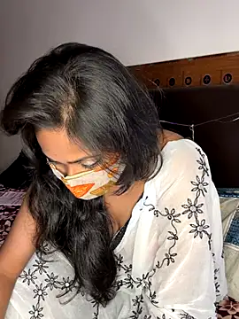 Snapshot of Desiqueen2 chatting on 11-07-25, 06:12 Desiqueen2 online show from 11-07-25, 06:12