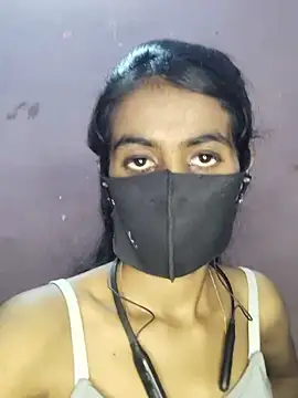 Snapshot of Thaper_Meera2 chatting on 05-23-26, 03:00 Thaper Meera2 online show from 05-23-26, 03:00