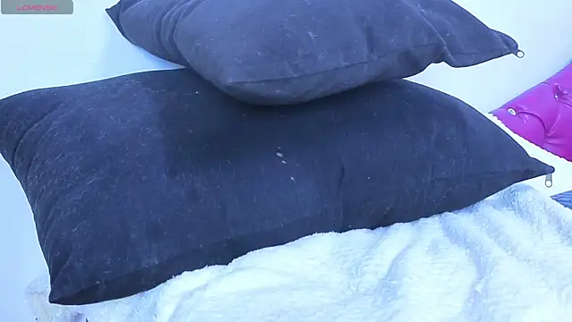 Julieta horney online show from 11-06-25, 02:54