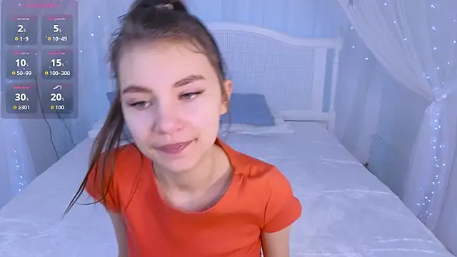 Little  Lunaa online show from 04-10-26, 10:44