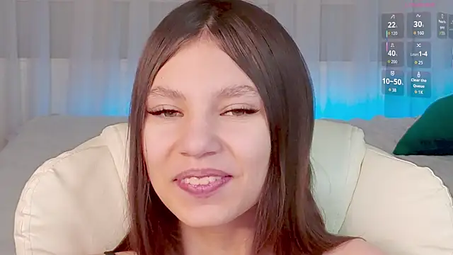 Little  Lunaa online show from 12-18-25, 10:41