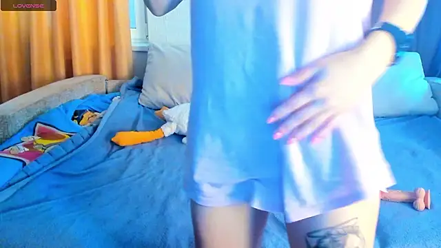 Snapshot of Eva_purrr_ chatting on 02-04-26, 10:32 Eva purrr online show from 02-04-26, 10:32