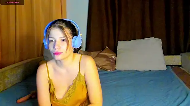 Snapshot of Eva_purrr_ chatting on 11-05-25, 01:20 Eva purrr online show from 11-05-25, 01:20