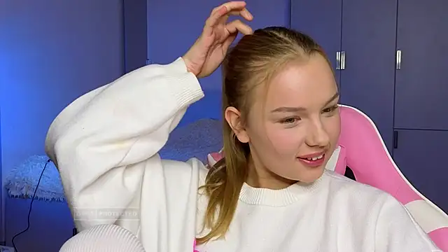 Snapshot of Lunar_Flare chatting on 11-06-25, 11:25 Lunar Flare online show from 11-06-25, 11:25