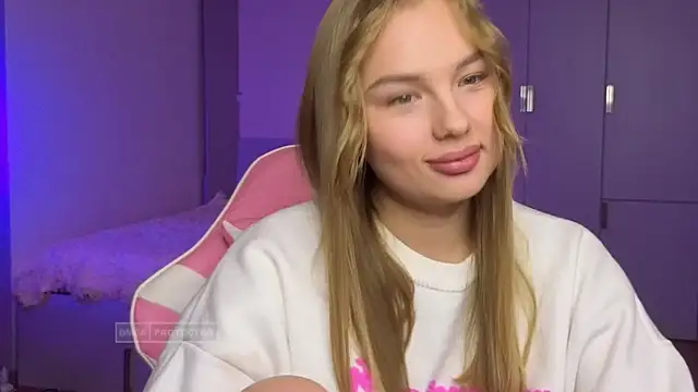 Snapshot of Lunar_Flare chatting on 11-09-25, 02:54 Lunar Flare online show from 11-09-25, 02:54