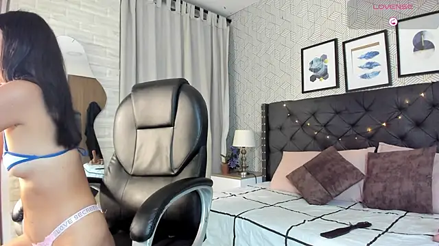 valentina  desire online show from 03-25-26, 02:23