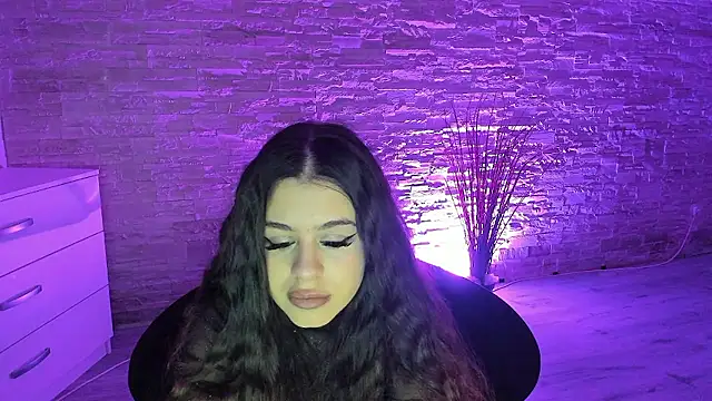 BellaNoir  online show from 01-08-26, 05:57