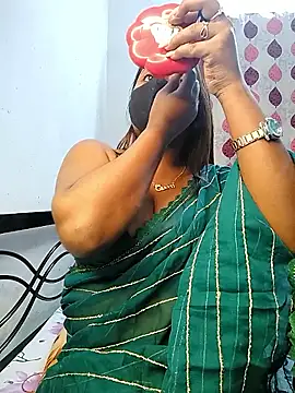 Snapshot of LoveLy-Soneya chatting on 02-13-26, 12:16 LoveLy-Soneya online show from 02-13-26, 12:16