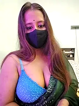 LoveLy-Soneya online show from 12-14-25, 03:06