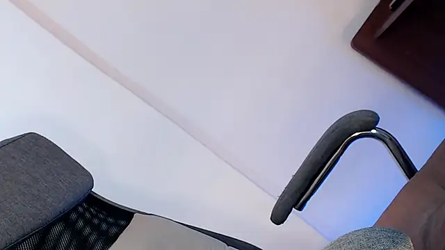 Snapshot of miss_ditey09 chatting on 11-22-25, 12:10 miss ditey09 online show from 11-22-25, 12:10