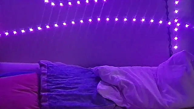 Redriddinghood8 online show from 11-16-25, 03:33