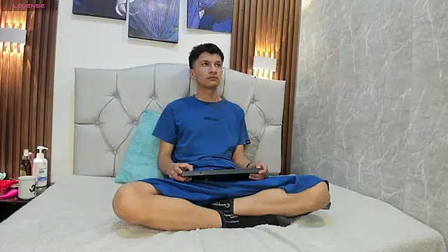 Elian Julian online show from 12-01-25, 11:27