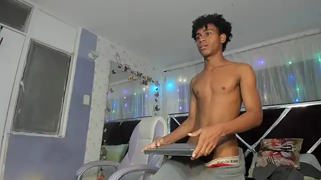 Snapshot of Santy_bigcock_01 chatting on 03-20-26, 01:45 Santy bigcock 01 online show from 03-20-26, 01:45