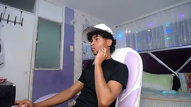 Santy bigcock 01 online show from 04-15-26, 12:27