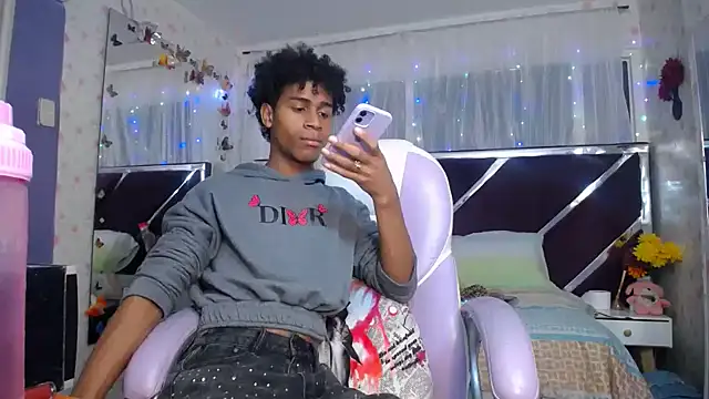 Santy bigcock 01 online show from 03-28-26, 02:40
