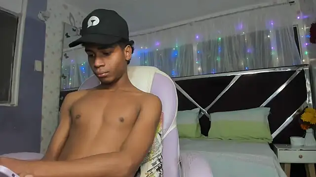 Santy bigcock 01 online show from 03-26-26, 12:47