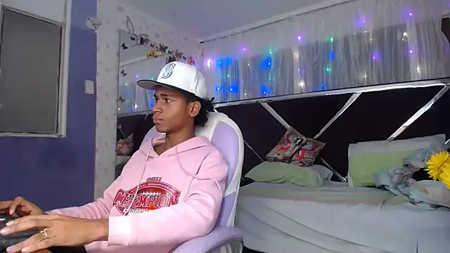 Santy bigcock 01 online show from 05-03-26, 03:04
