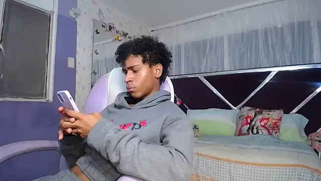 Santy bigcock 01 online show from 04-12-26, 03:59