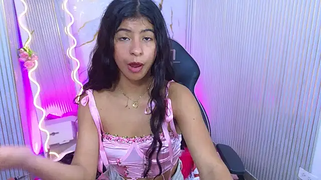 Snapshot of Sandyy_tay chatting on 04-19-26, 06:10 Sandyy tay online show from 04-19-26, 06:10