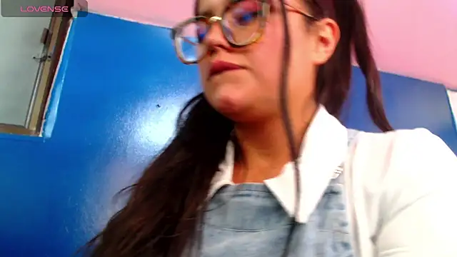 lucy23   online show from 11-04-25, 02:43