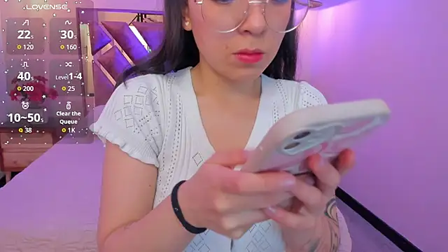 Snapshot of Kittyy_patitas_suaves chatting on 11-19-25, 10:37 Kittyy patitas suaves online show from 11-19-25, 10:37