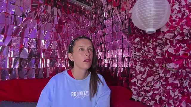 mia luna ed online show from 11-16-25, 02:00