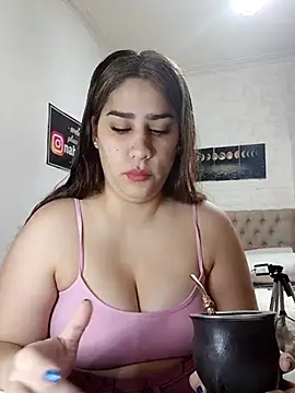 Snapshot of nahiarabiel33 chatting on 07-16-26, 02:58 nahiarabiel33 online show from 07-16-26, 02:58