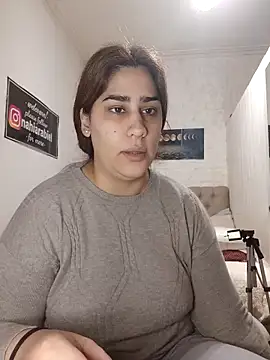 Snapshot of nahiarabiel33 chatting on 06-12-26, 05:10 nahiarabiel33 online show from 06-12-26, 05:10