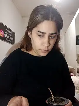Snapshot of nahiarabiel33 chatting on 06-02-26, 04:51 nahiarabiel33 online show from 06-02-26, 04:51