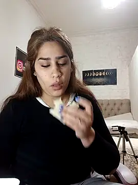 Snapshot of nahiarabiel33 chatting on 07-13-26, 04:17 nahiarabiel33 online show from 07-13-26, 04:17