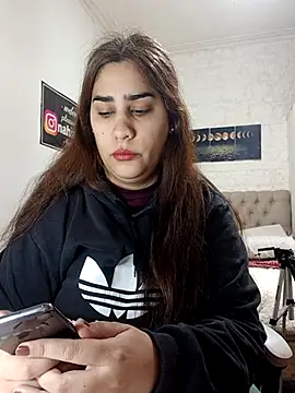 Snapshot of nahiarabiel33 chatting on 06-26-26, 07:42 nahiarabiel33 online show from 06-26-26, 07:42