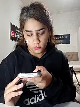 nahiarabiel33 online show from 05-14-26, 07:00