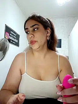 nahiarabiel33 online show from 12-22-25, 01:39