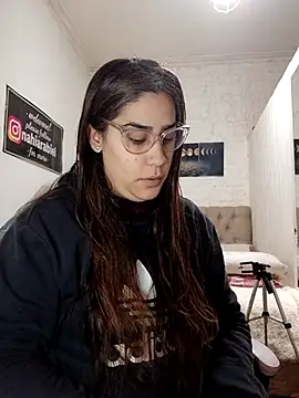 Snapshot of nahiarabiel33 chatting on 06-25-26, 07:30 nahiarabiel33 online show from 06-25-26, 07:30