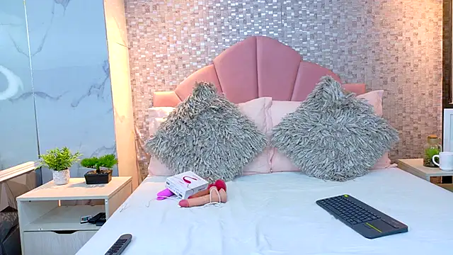 ValeriaMonet online show from 11-10-25, 07:30