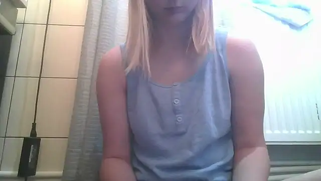 Snapshot of dirty_sasha00 chatting on 06-11-26, 02:53 dirty sasha00 online show from 06-11-26, 02:53