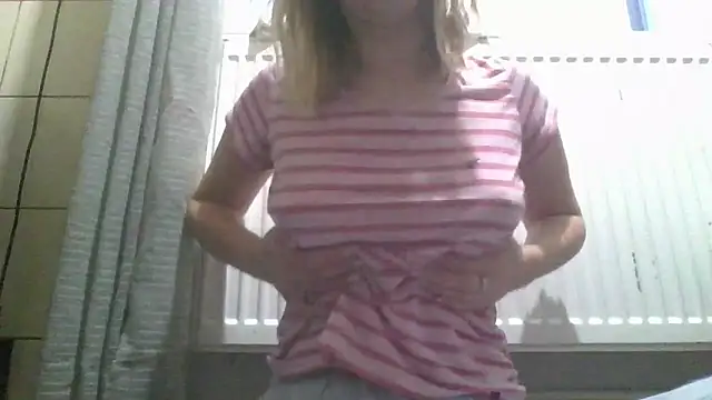 Snapshot of dirty_sasha00 chatting on 05-06-26, 02:37 dirty sasha00 online show from 05-06-26, 02:37