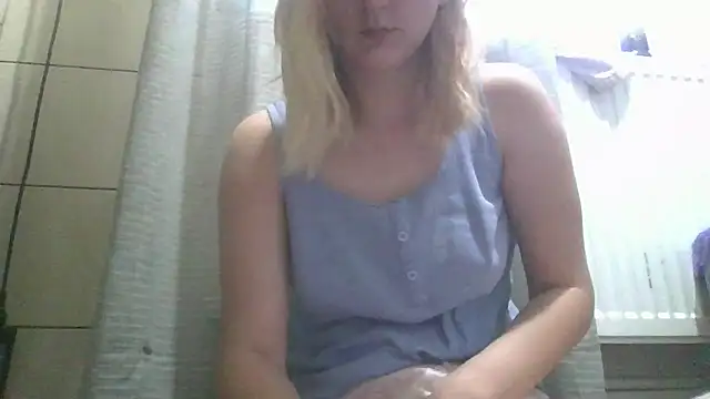 Snapshot of dirty_sasha00 chatting on 06-07-26, 03:45 dirty sasha00 online show from 06-07-26, 03:45