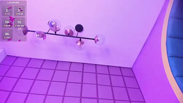 Snapshot of giamonroe chatting on 02-16-26, 04:27 giamonroe online show from 02-16-26, 04:27