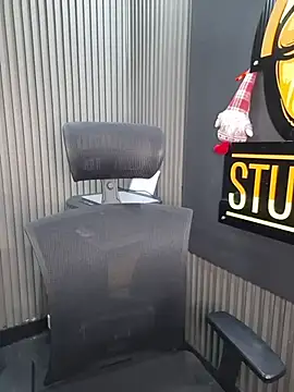 annie  20 online show from 11-23-25, 12:15