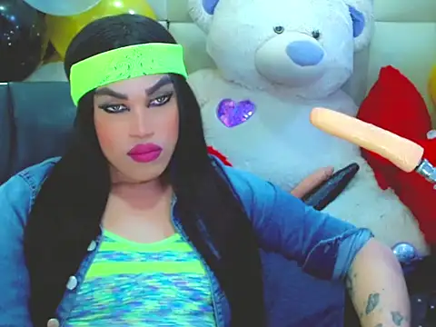 Snapshot of NharaBigCock chatting on 02-11-26, 06:41 NharaBigCock online show from 02-11-26, 06:41