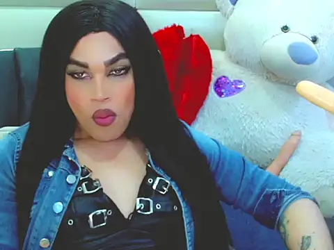 Snapshot of NharaBigCock chatting on 02-18-26, 07:43 NharaBigCock online show from 02-18-26, 07:43