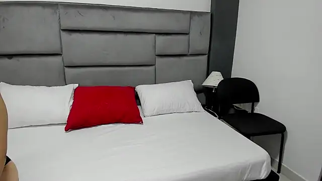 CatleyaSmith online show from 01-11-26, 12:12