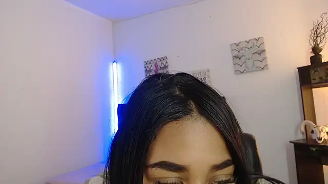 lyam ebony  online show from 02-11-26, 07:47